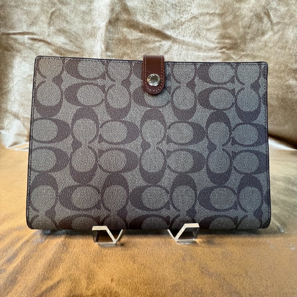 NWOT Coach 222 Notebook in Signature Canvas in Gold/Brown Black